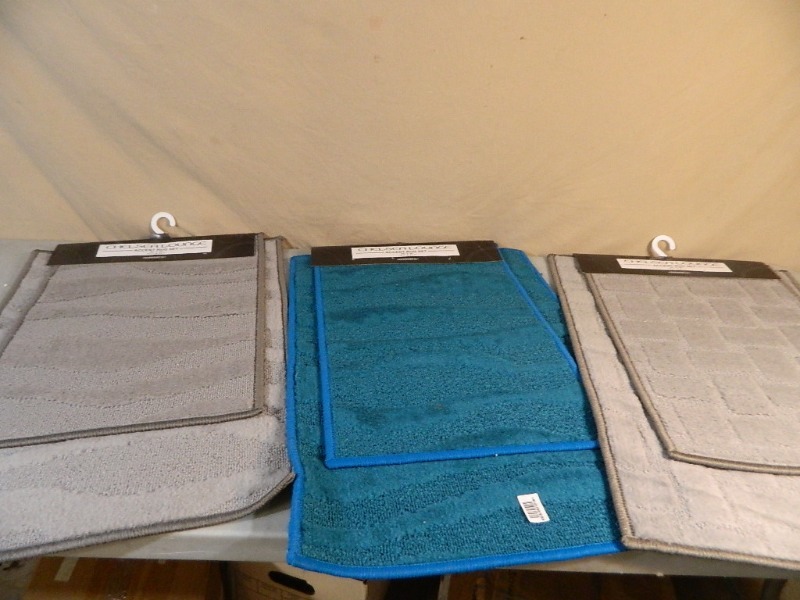 lot 135 image: 6 New Rugs