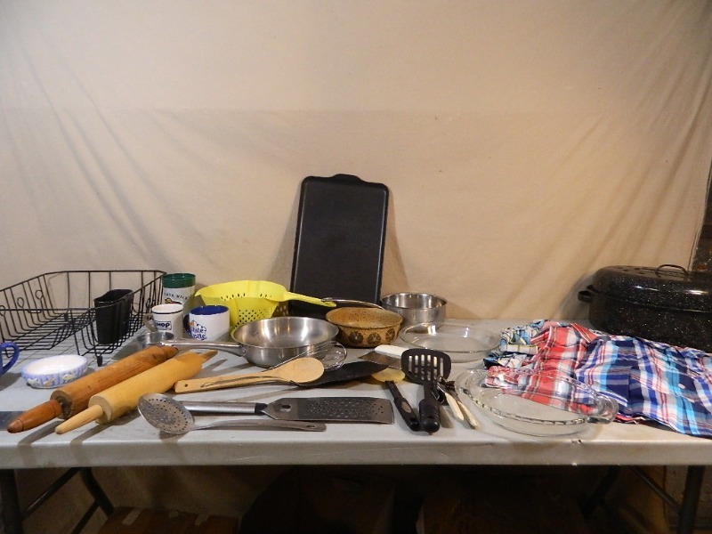 lot 158 image: New Kids Shirts and Kitchen Items