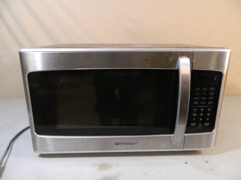 lot 159 image: Emerson Carousel Microwave