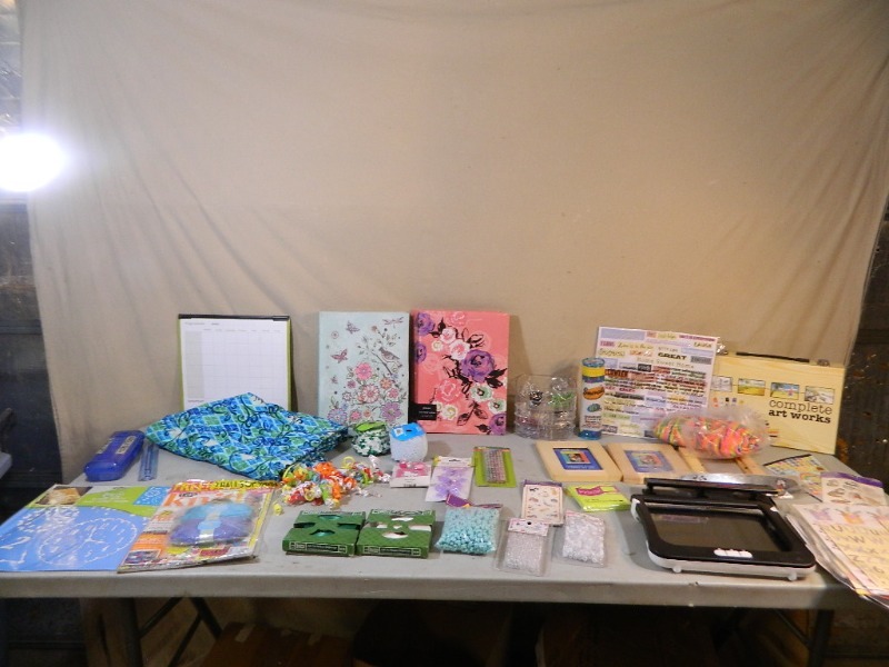 lot 160 image: Craft items
