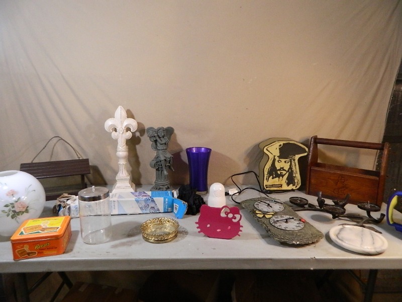 lot 162 image: Home Decor and More
