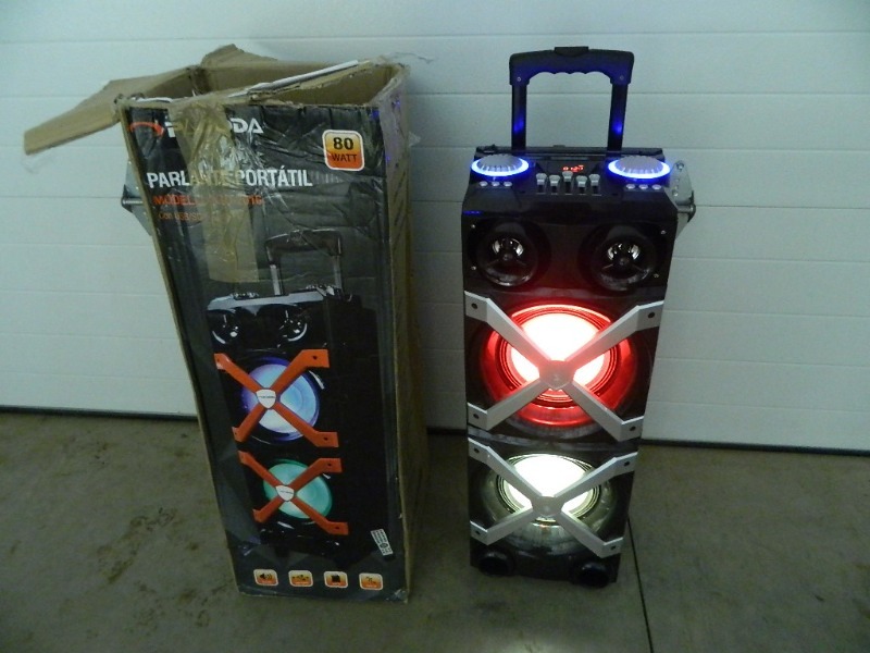 lot 10 image: Rechargeable Bluetooth Party Speaker