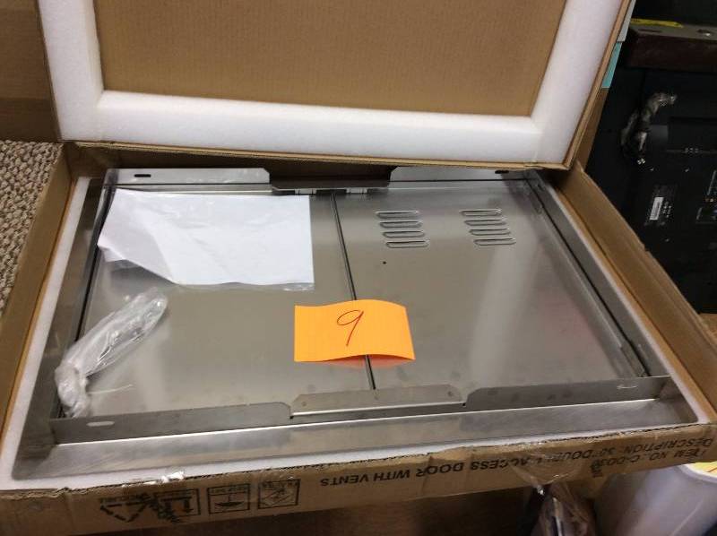 lot 9 image: Sunstone Grills C-DD30 30-in Double Door Flush Mount with Vents