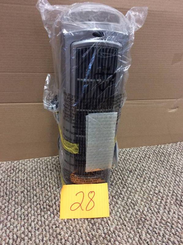 lot 28 image: Lasko 755320 Oscillating Ceramic Electric Space Heater