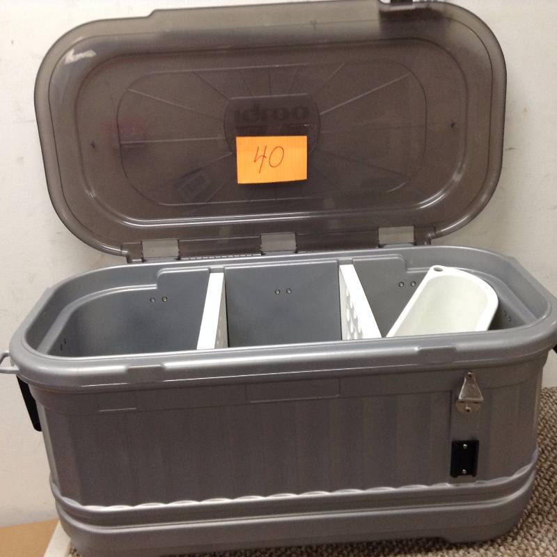 lot 40 image: Igloo 125 Qt. Party Bar Lid Up illuminated Cooler