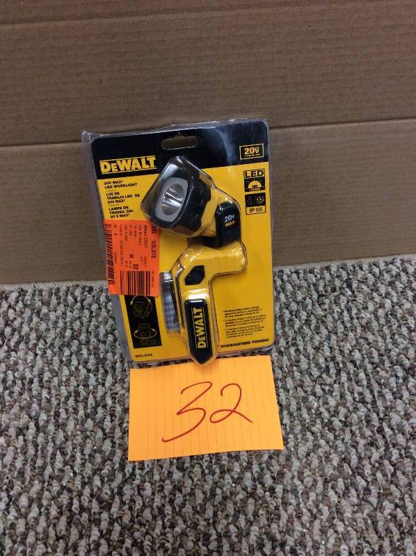 lot 32 image: DEWALT DCL044 20V max LED hand held work light
