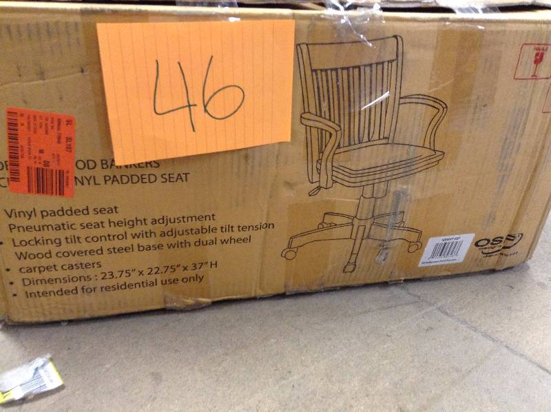 lot 46 image: Deluxe Wood Bankers Chair