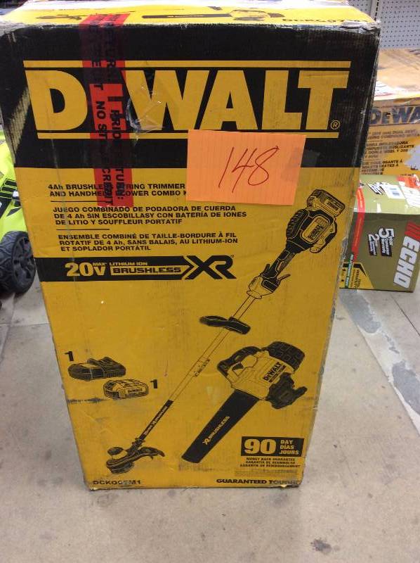 lot 148 image: DEWALT DCKO97M1 20V BRUSHLESS TRIMMER AND HANDHELD BLOWER COMBO KIT open box not used