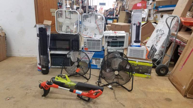 lot 152 image: Lot of housewares salvage items - for repair or parts