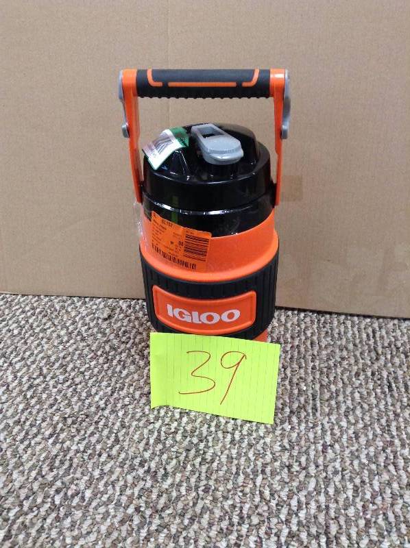 lot 39 image: Igloo Sport Jug, 80 Ounce
