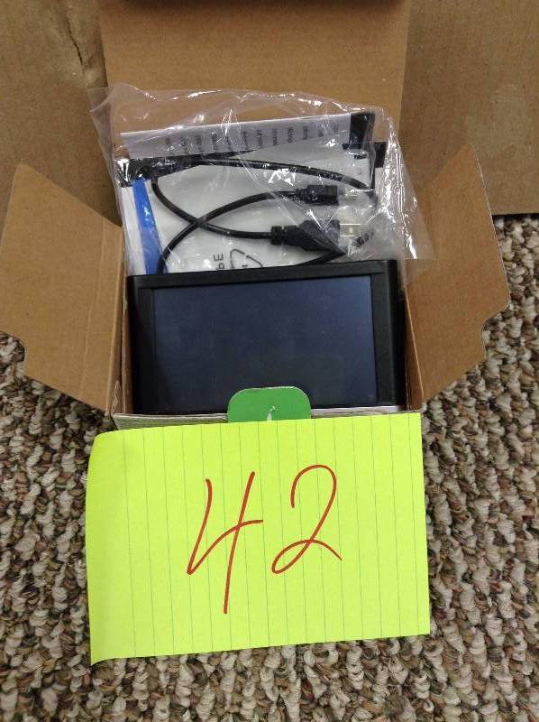 lot 42 image: Garmin nvi 50LM GPS Navigator - 5 Display