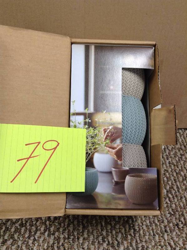 lot 79 image: Keter Cozies TRio