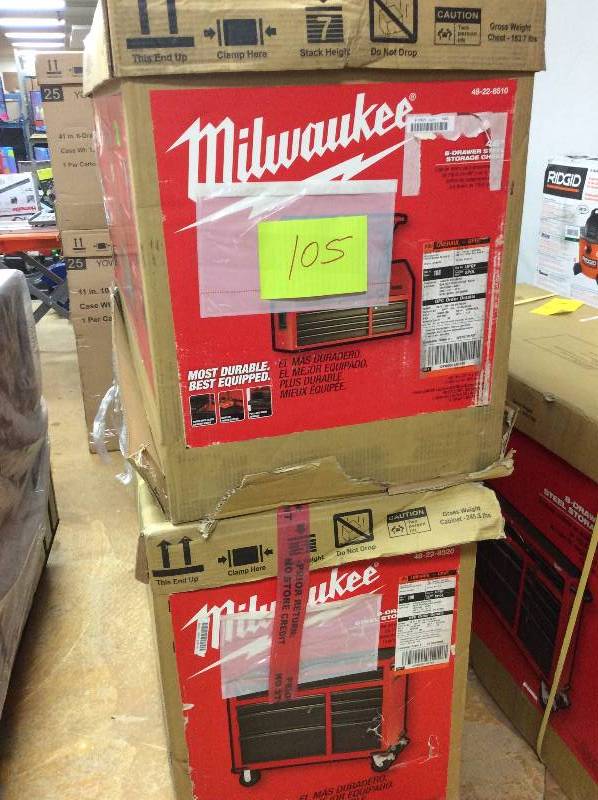 lot 105 image: Milwaukee 46 in. 16-Drawer Tool Chest and Rolling Cabinet Set, Red and Black not used