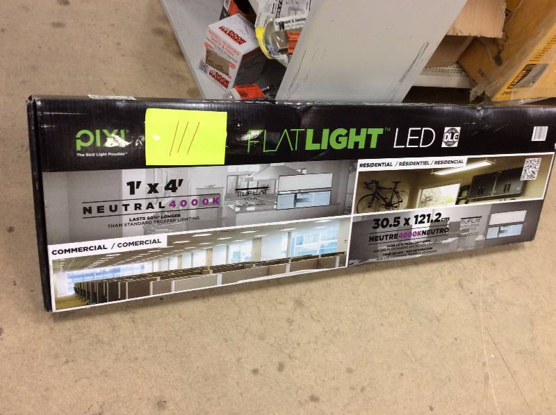 lot 111 image: pixi LED Flatlight Never used 1x4 NEW