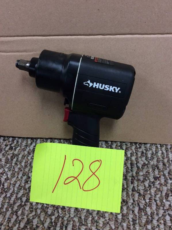 lot 128 image: Husky 12 in. 800 ft. lbs. Impact Wrench used