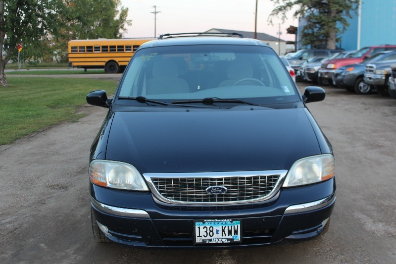 2003 Ford Windstar SE