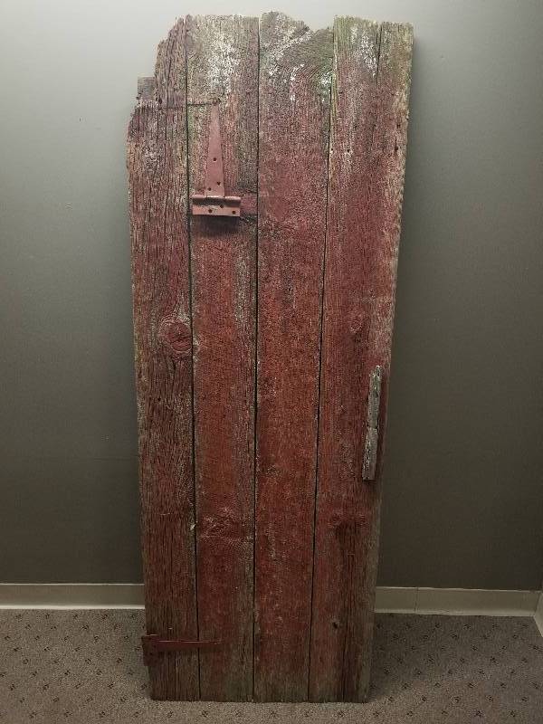 lot 1 image: Rustic Barnwood Door, 67x24