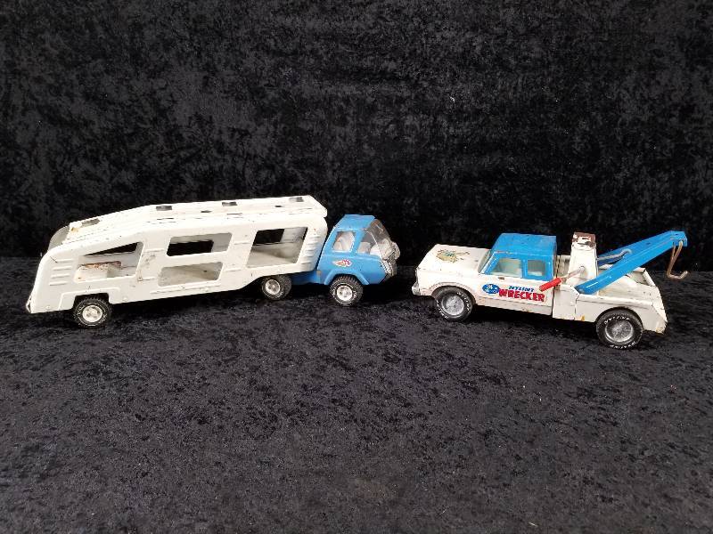 lot 19 image: Lot - Metal Vintage Tonka & Nylint