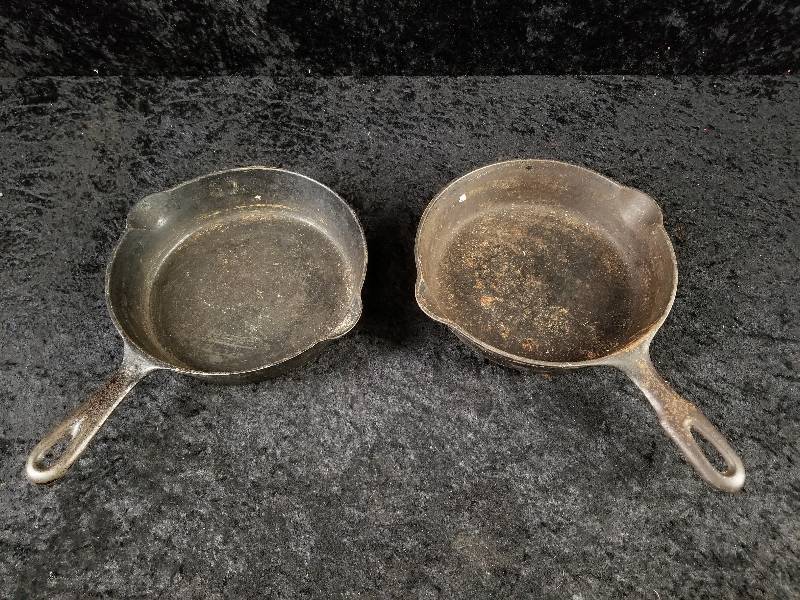 lot 22 image: Lot - Cast Iron Fry Pans, No 5