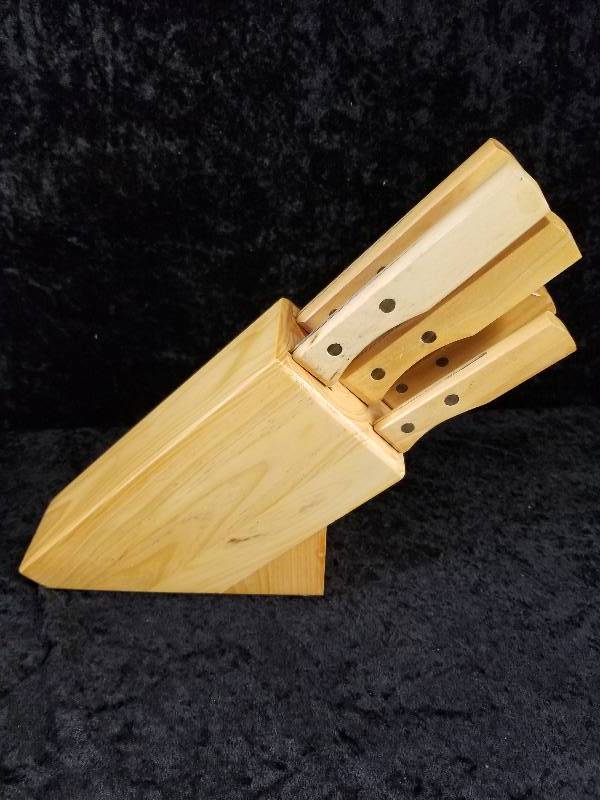 lot 46 image: Lot - Knife Sets (x4)