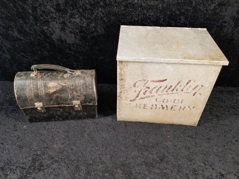 lot 48 image: Lot - Franklin Coop Creamery Metal Box & Metal Lunch Box