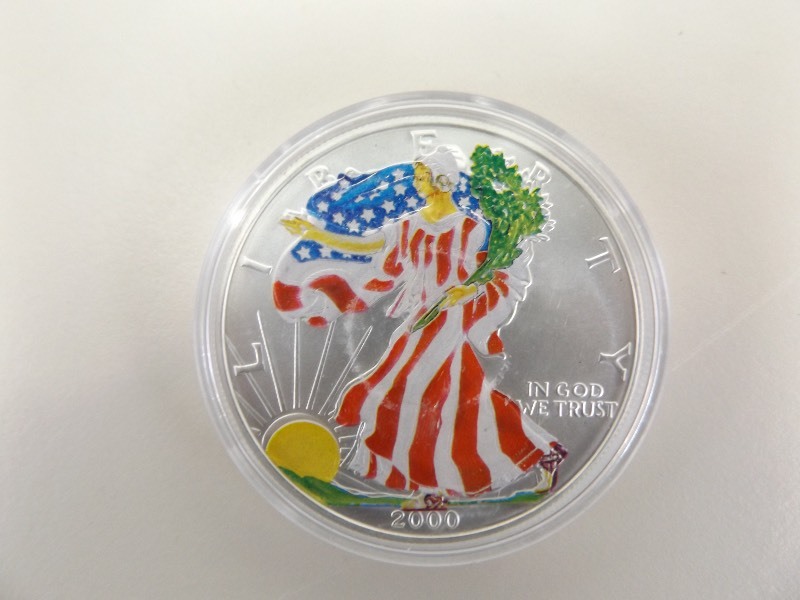 lot 1 image: 1oz. 99.9% Silver 2000 American Eagle Dollar with COA