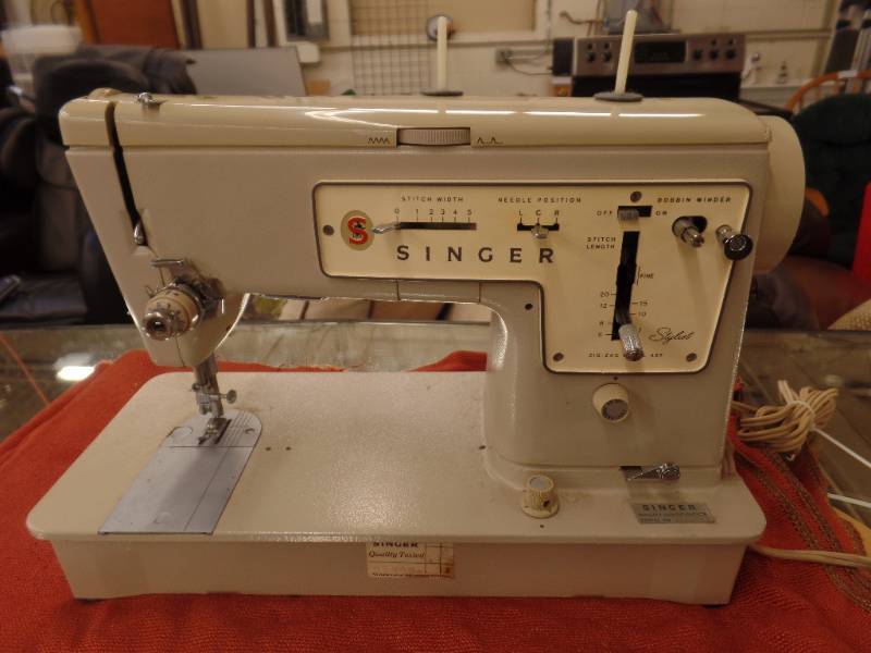 SEWING MACHINE