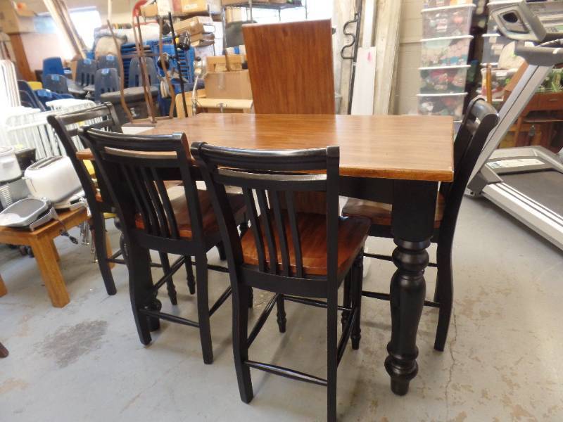 KITCHEN TABLE WITH CHAIRS
