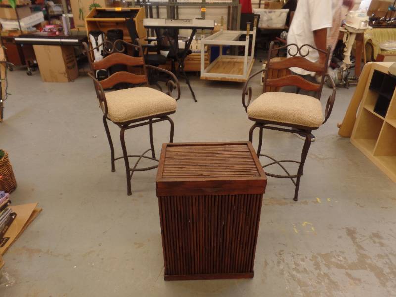 BARSTOOLS AND HAMPER