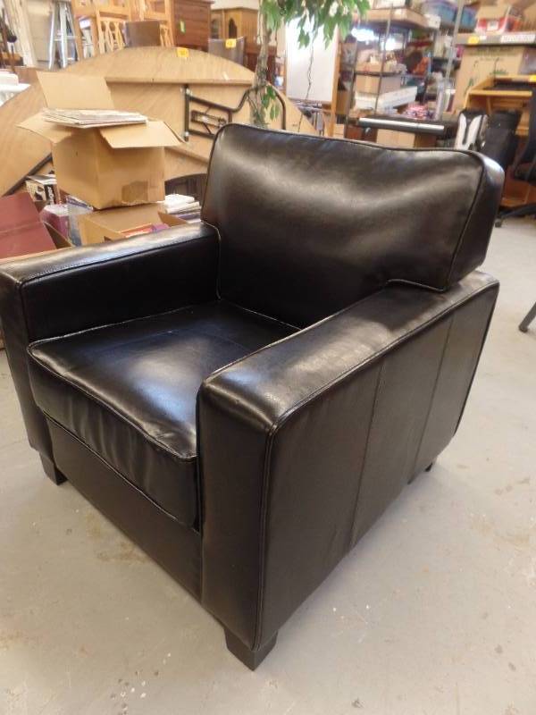 BLACK MODERN CHAIR