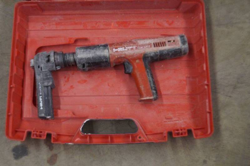 Hilti Powder Actuated Tool w Auto Loader