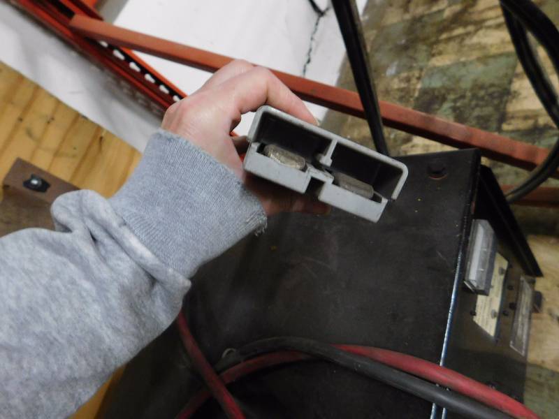 lot 9 image: Ferro Five 48 Volt Battery Charger