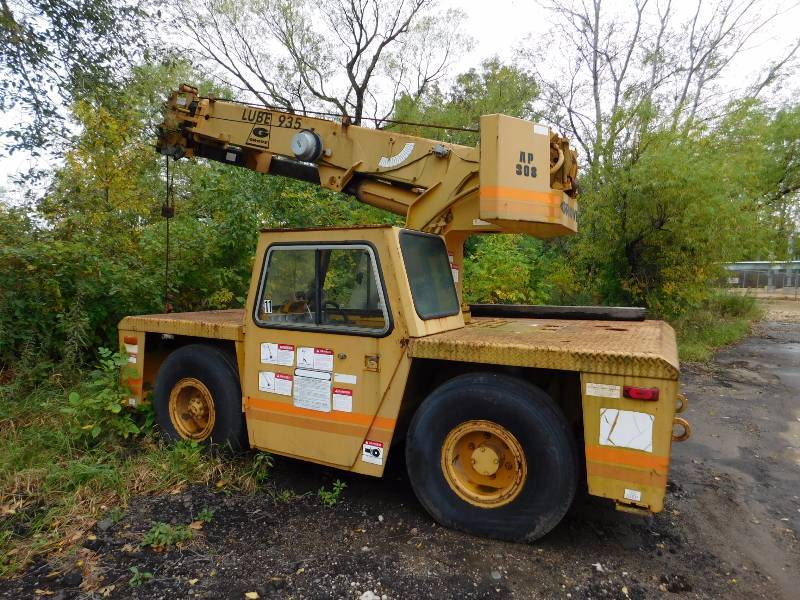 lot 7 image: Grove AP308 Crane