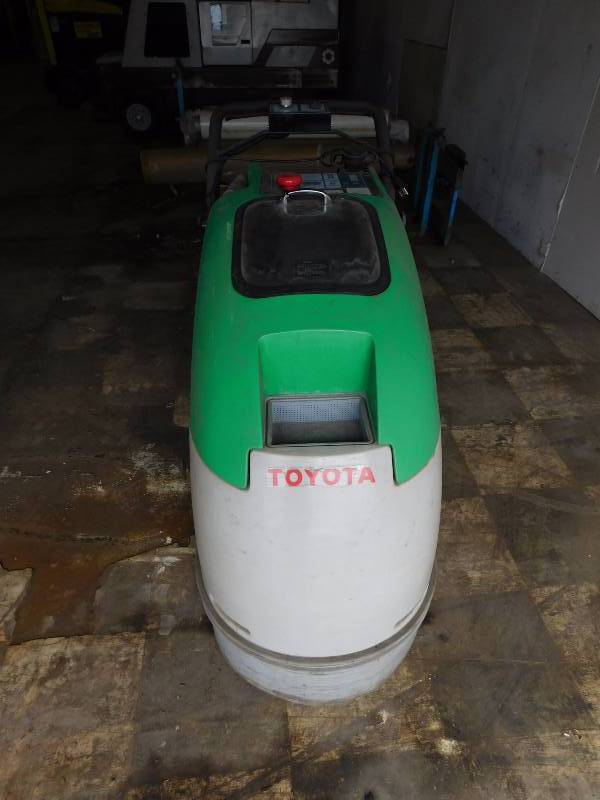 lot 22 image: Toyota Hi-Wash Walk Behind Floor Scrubber