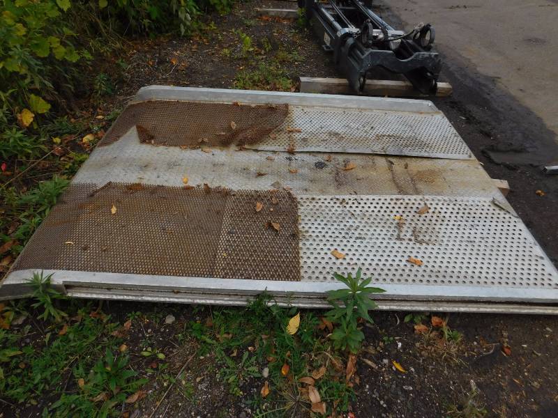 lot 30 image: Heavy Duty Aluminum DockLoading Plate