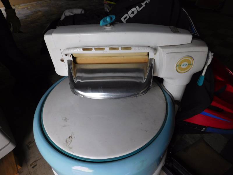 lot 46 image: Vintage Dexter Electric Washing Machine