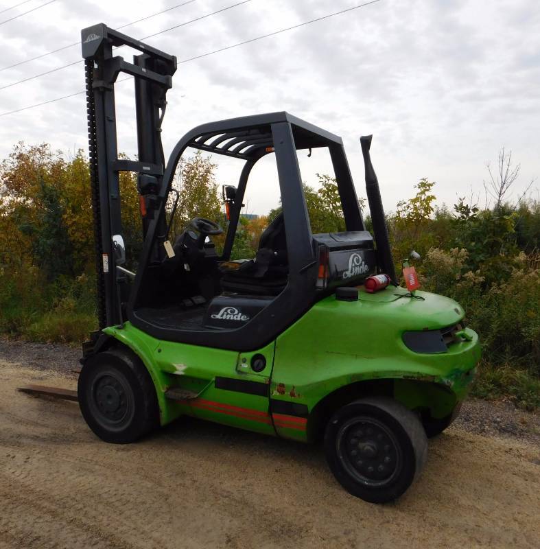 lot 6 image: 2003 Linde H45D Forklift