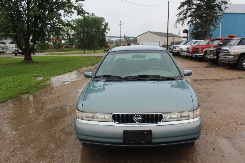 lot 1832 image: 1998 Mercury Mystique
