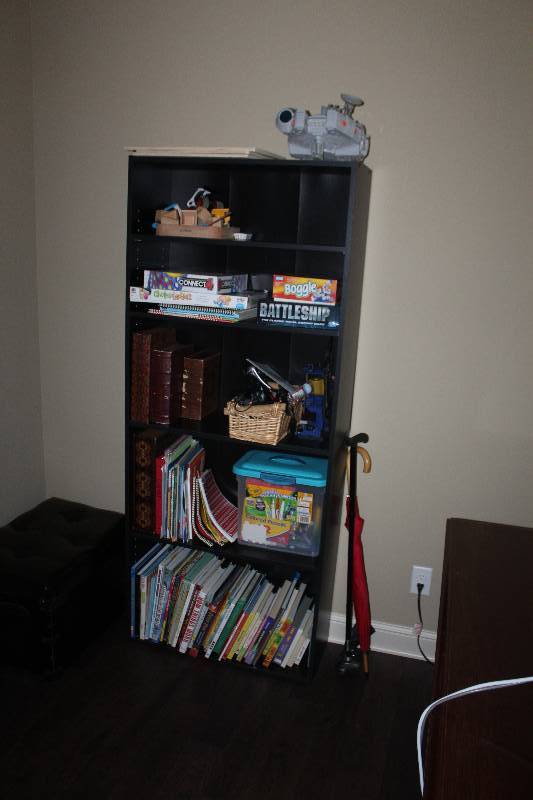 lot 6 image: 4-Shelf Wood Bookcase
