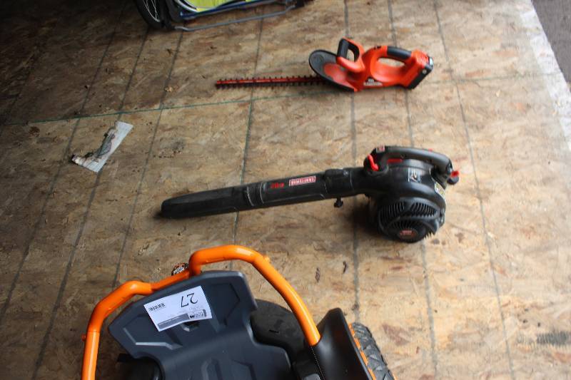 lot 26 image: Craftsman Gasoline Yard Blower