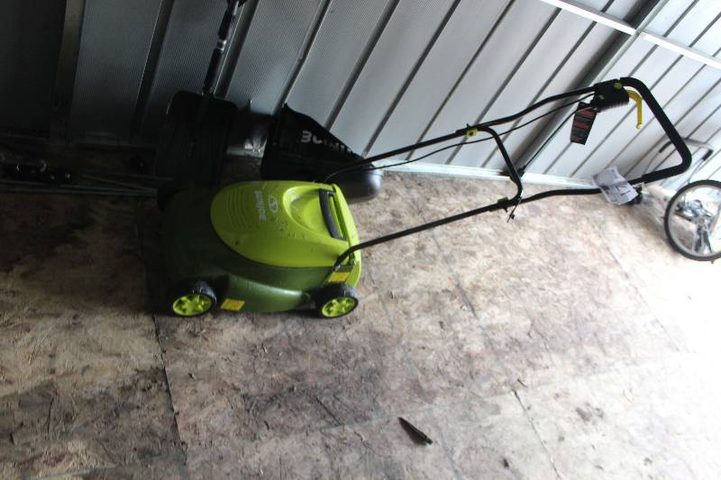 lot 17 image: Sunjoe Electric Mower