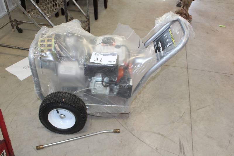 lot 31 image: Univeral Power Equipment Industrial Trash Dump w Commercial Series CMXX 208cc Gasoline Motor