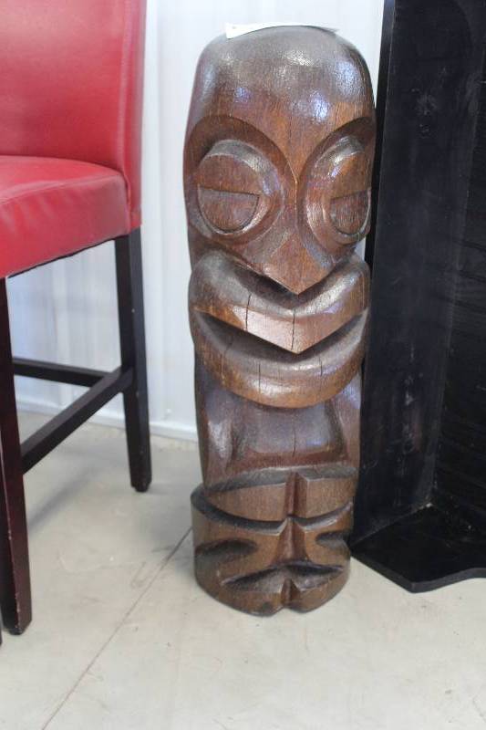 lot 38 image: Wood Floor Tiki Statue