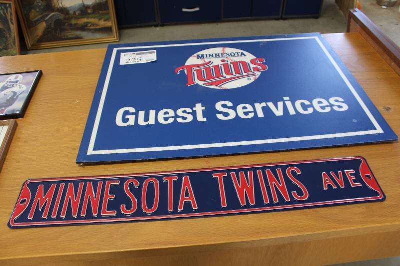 lot 225 image: Minnesota Twins Ave. Metal Sign
