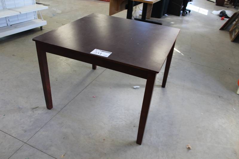 lot 251 image: Wood Dining Table