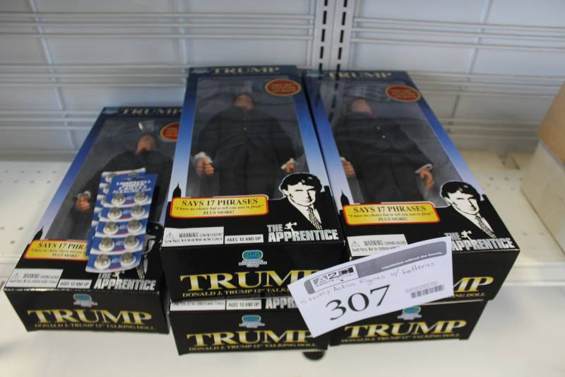 lot 307 image: Lot of (5) Trump Action Figures w Batteries