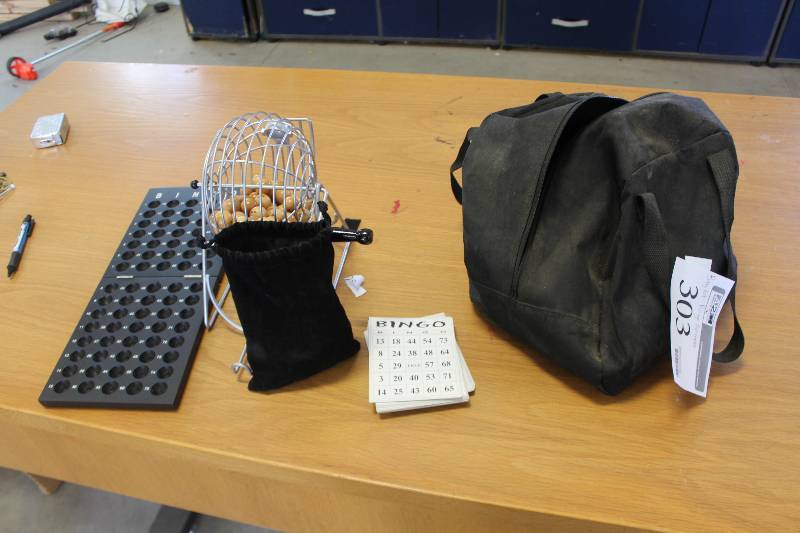 lot 303 image: Bingo Spinner, Tray, Balls, Score Cards, Carry Bag