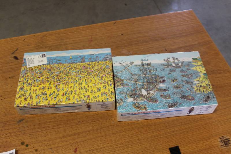 lot 329 image: Lot of (2) Wheres Waldo 100-Piece Puzzles