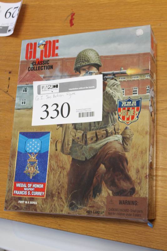 lot 330 image: Kenner G.I. Joe Classic Collection Action Figure