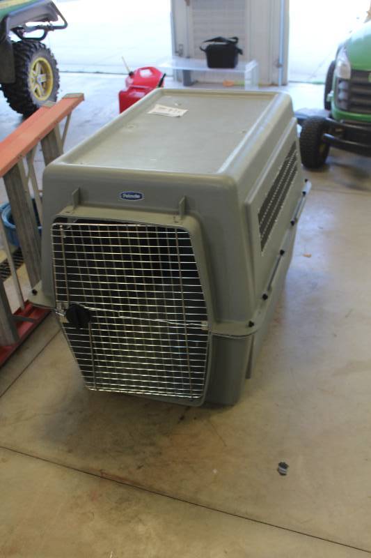 lot 314 image: Petmate Pet Kennel